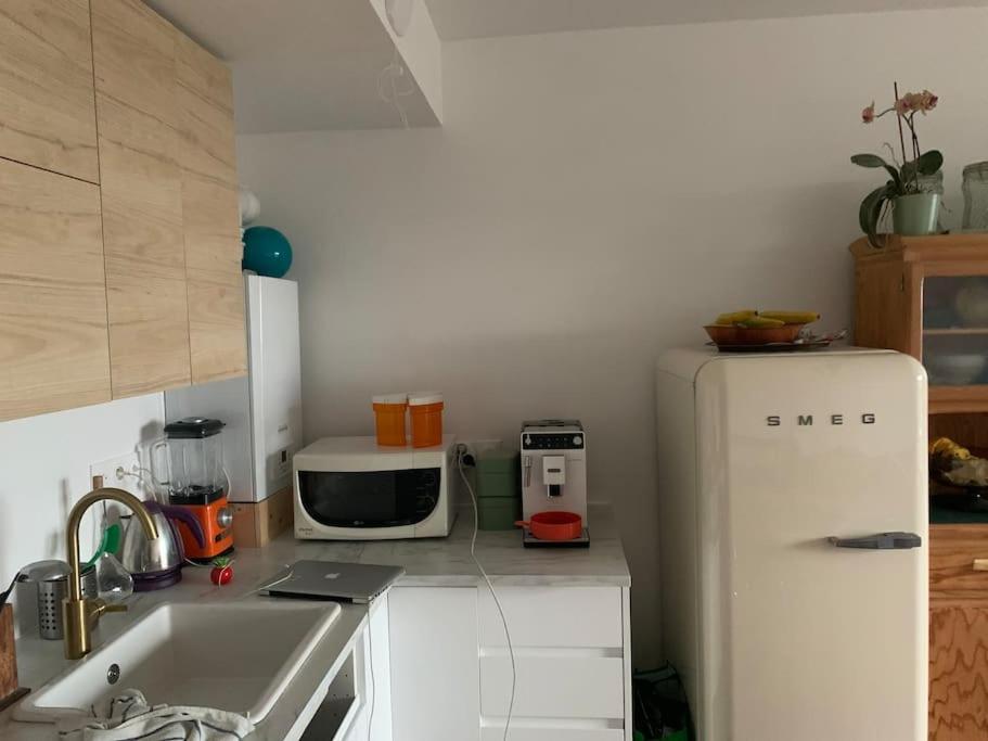 Appart 61 M2, Lumineux, Sans Vis A Vis, Balcon Montreuil  Exterior photo